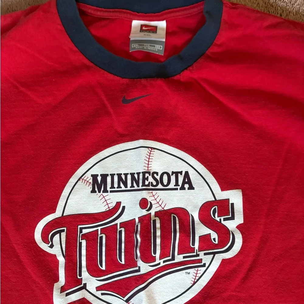 90s Vintage Nike Team Minnesota Twins TShirt‎